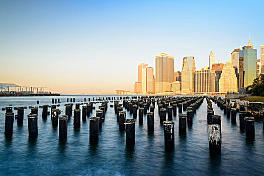 排,柱子,东河,正面,布鲁克林大桥,公园,市区,曼哈顿,纽约,美国