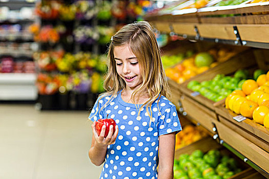 可爱,儿童,看,苹果,超市