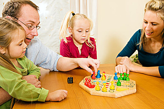 家庭,玩,棋类游戏,一起,很多,有趣