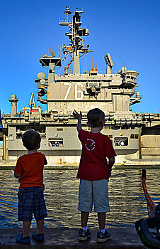 孩子,里根号,航空母舰,美国海军,港口,看望
