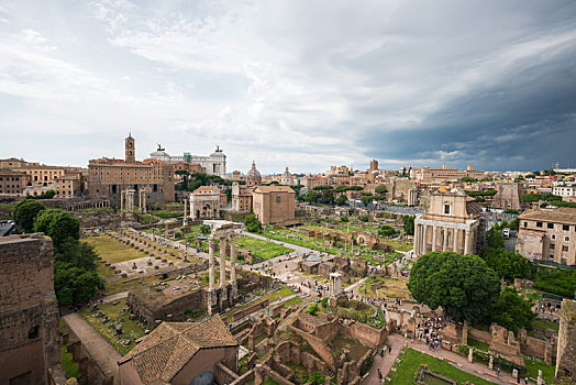 意大利古罗马废墟,俯瞰古罗马废墟神庙石柱等景观