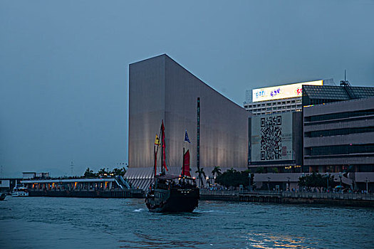 黄昏中的香港九龙维多利亚湾