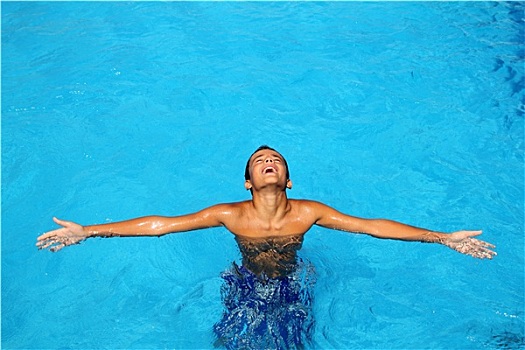 男孩,青少年,放松,伸展胳膊,蓝色,游泳池