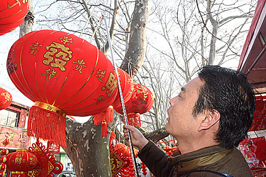 江苏仪征,年画喜庆饰品俏销