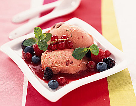 草莓,树莓果汁冰糕,夏季水果