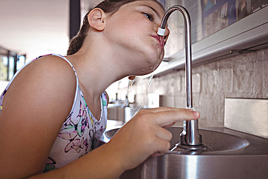 女孩,饮用水,水龙头,学校