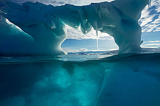 南极,水下视角,拱形,冰山,漂浮,靠近,岛屿,晴朗,春天,早晨,南极半岛