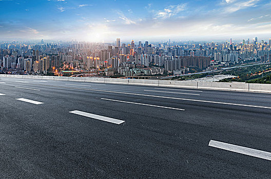 高速公路和現代城市建筑