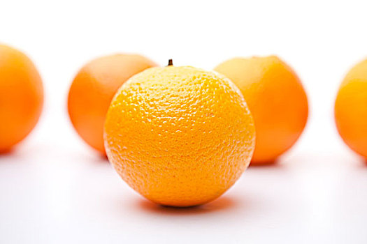 五个,橘子,白色背景
