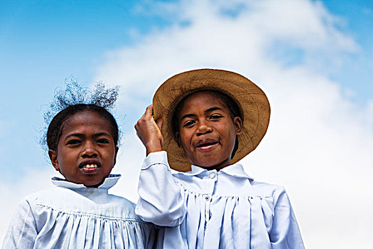 两个女孩,白色,服装,头像,马达加斯加,非洲