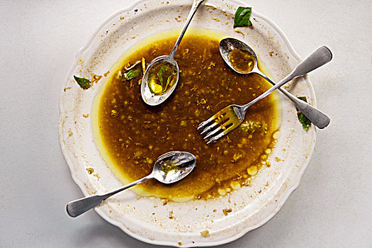 盘子,橄榄油,醋,餐具
