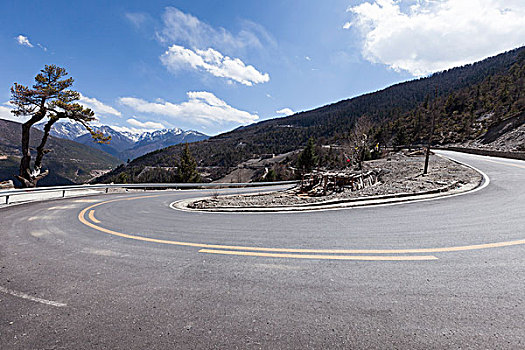 公路遠山