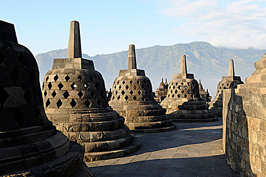 佛塔,上面,纪念建筑,雕塑,婆罗浮屠,爪哇岛,印度尼西亚,东南亚