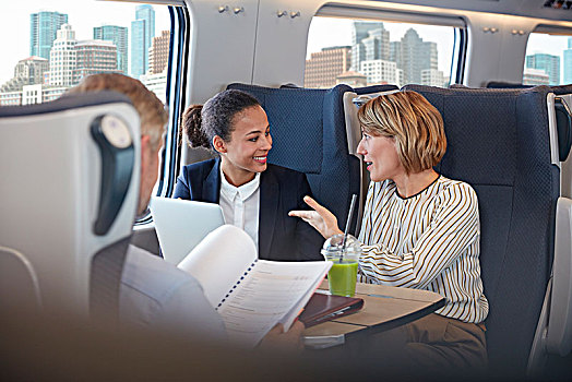职业女性,工作,交谈,客运列车