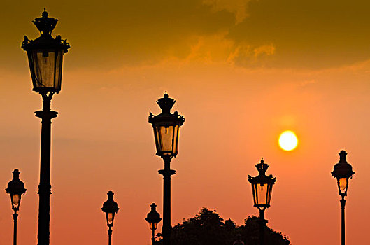 灯柱,日落,卢浮宫,巴黎,法国