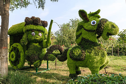 中国河南省开封清明上河园植物雕塑