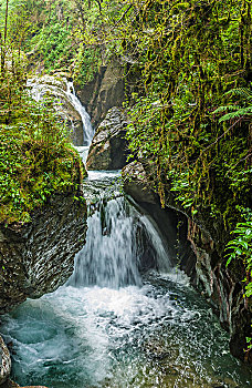 法国,比利牛斯山脉,巴斯克,峡谷