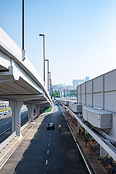 广州黄沙地铁站的公路