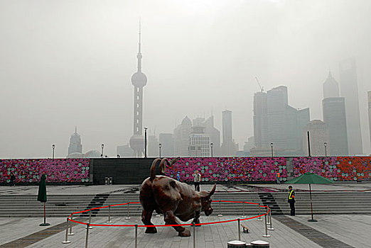 上海外摊,铜牛,建筑群