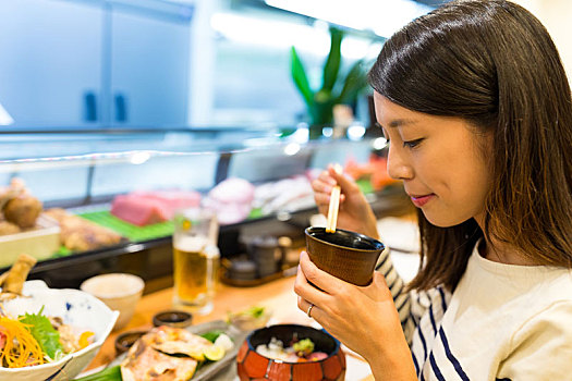 美女,享受,日本料理