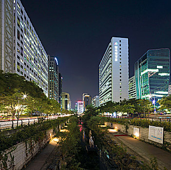 首尔--清溪川的夜景