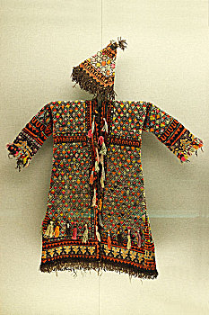 维吾尔族毛织依禅衣帽,20世纪上半叶