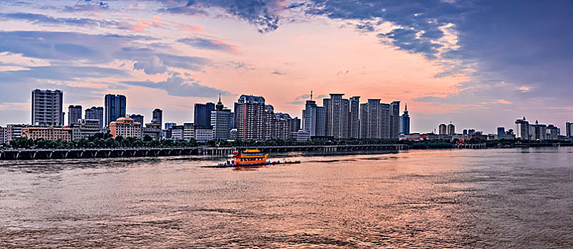 吉林省吉林市松花江外滩建筑景观