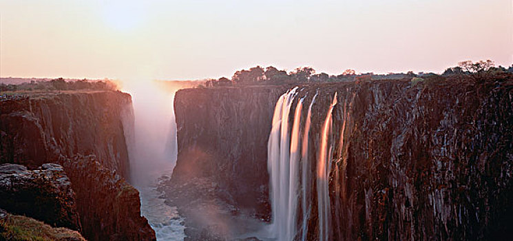 维多利亚瀑布,赞比西河,津巴布韦