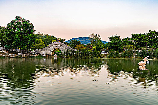 南京玄武湖公园鹊桥