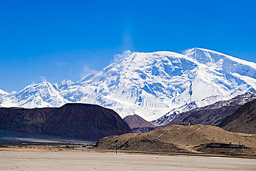 新疆,雪山,公路,广袤,荒芜