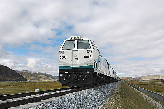 西藏开出的火车