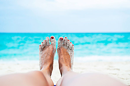 特写,女性,腿,脚,日光浴,海滩