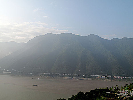 重庆长江巫山港的早晨