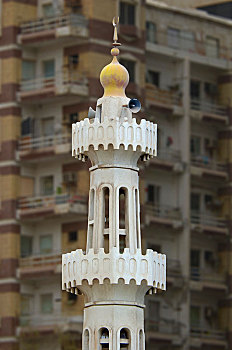 尖塔,小,清真寺,正面,公寓楼,露台,阿布扎比,阿联酋,亚洲