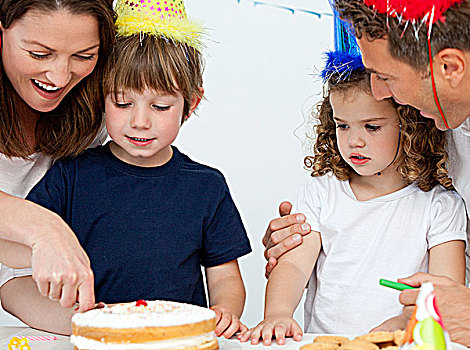 妈妈,儿子,切,生日蛋糕,一起,厨房,家庭