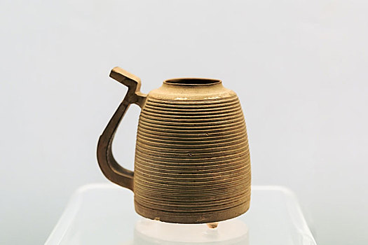 上海博物馆藏战国青釉弦纹把壶