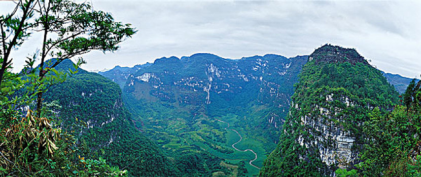 平塘打岱河天坑