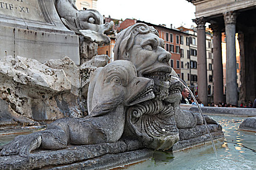 罗马万神殿喷泉