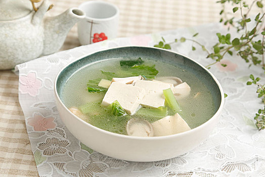 芥菜草菇豆腐汤
