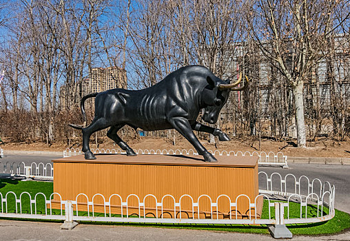 北京市通州区大运河外滩黑牛雕像建筑
