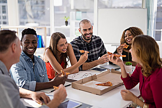 群体,管理人员,互动,比萨饼,会议室