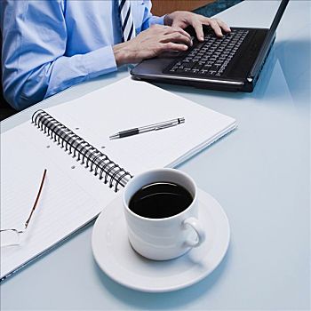 腰部,商务人士,工作,笔记本电脑