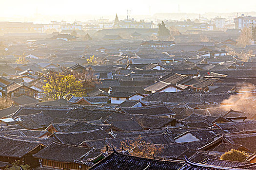 云南丽江日出全景