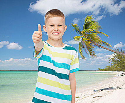 孩子,暑假,旅行,手势,人,概念,微笑,小男孩,展示,竖大拇指,上方,热带沙滩,背景