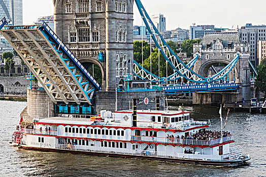 英格兰,伦敦,桨轮船,女王,通过,塔桥
