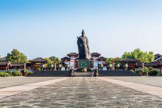 商祖王亥塑像,中国河南省商丘古文化旅游区商祖祠