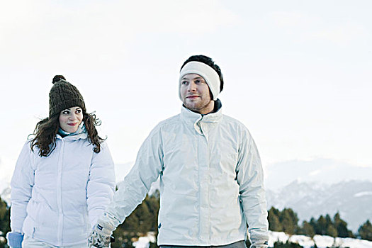 年轻,情侣,滑雪,衣服,握手