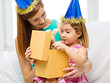 家庭,孩子,庆贺,休假,生日,高兴,人,概念,母女,蓝色,帽子,礼盒