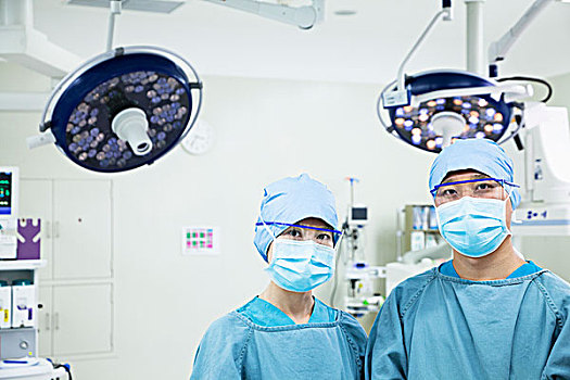 头像,两个,外科,戴着,手术口罩,手术室,看镜头