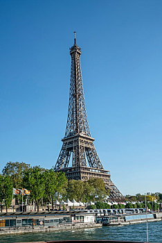 法国巴黎著名地标建筑－埃菲尔铁塔